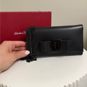 SALVATORE FERRAGAMO! Black Vara Bow Chain Crossbody Wallet